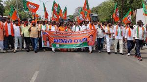 కేసీఆర్ టార్గెట్ గా.. విద్యుత్ ఛార్జీల పెంపుకు వ్యతిరేకంగా బీజేపీ ధర్నాల హోరు; పలుచోట్ల ఉద్రిక్తత