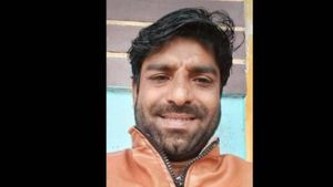 Revenge: ఎన్నికల ఫలితాల ఎఫెక్ట్, అర్దరాత్రి బూతులు తిట్టిన రౌడీషీటర్ ముల్లా, వెంటాడి నరికేశారు ! 