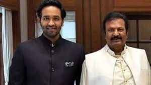 నాగశ్రీనును అవమానించారు: మంచు మోహన్ బాబు, విష్ణుపై హెచ్ఆర్సీకి ఫిర్యాదు