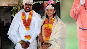  Daughter: ఇంటి నుంచి పారిపోయి ప్రియుడిని పెళ్లి చేసుకున్న మంత్రి కూతురు, తండ్రి మీద పోలీసులకు ! 