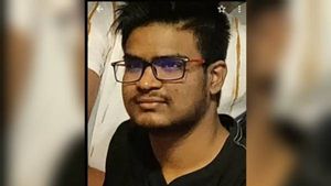 ఉక్రెయిన్‌లో మరణించిన కర్ణాటక విద్యార్థి పూర్తి వివరాలివే: షాప్‌కు వెళ్లి..తిరిగి రాని లోకాలకు