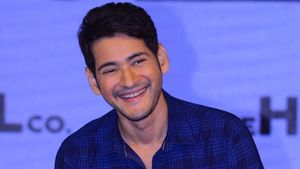 ప్రభాస్ - మహేష్ హ్యాపీ : సీఎం జగన్ నిర్ణయంతో : మరోసారి మెగాస్టార్ భేటీ..!!