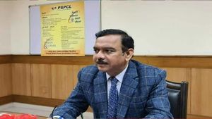 పంజాబ్ కొత్త సీఎం టీంలో తెలుగు వ్యక్తి - కీలక బాధ్యతలు : తొలి నిర్ణయం అదే..!!