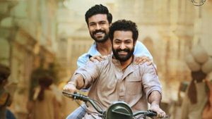  RRR: దెబ్బతో రికార్డులు బద్దలు, 100 ఎకరాల్లో, రాజమౌళి,ఎన్టీఆర్, రామ్ చరణ్ క్రేజ్ కేక, వారం ముందే ఉగాది ! 
