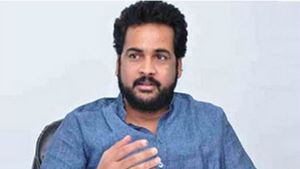హీరో శివాజీ సంచలనం - మరో పార్టీతో టచ్ లో వైసీపీ 49 మంది ఎమ్మెల్యేలు : జగన్ సినిమా లేదు..!!