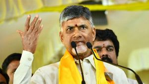 కొత్త జిల్లాలపై చంద్రబాబు ఫైర్-అశాస్త్రీయం, రాజకీయ కోణంలోనే-లెక్క సరిచేస్తామని వెల్లడి