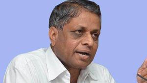  జగన్ ప్రభుత్వంలో అక్రమాలు.. తనకు పిలుపే రాలే, దాడి వీరభద్రరావు హాట్ కామెంట్స్