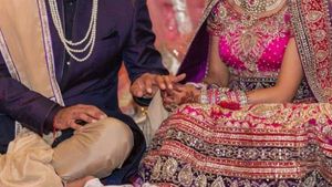 Marriage: 15 రోజుల క్రితం పెళ్లి, బర్త్ డే పార్టీలో కొత్త పెళ్లి కొడుకును నరికి చంపేశారు. పక్కాస్కెచ్ !