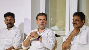 తెలంగాణలో రాహుల్ పర్యటన - వరంగల్ లో రైతు సభ : పార్టీ నేతలకు ఇక నేరుగా..!!