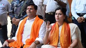 అమరావతి ఎంపీకి షాక్ -14 రోజులు జైలులోనే : న్యాయస్థానం ఆదేశం..!!