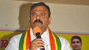  పల్నాడులో ఉద్రిక్తత: యరపతినేని కటౌట్‌పై రగడ.. తొలగించాలని, కిరోసిన్ 
