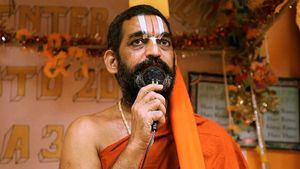  ఏపీలో రోడ్ల దుస్థితిపై చిన్నజీయర్ స్వామి హాట్ కామెంట్స్; ప్రతిపక్షాలకు ఆయుధం దొరికినట్టేనా!!