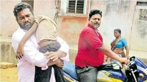 రుయాఘటన తర్వాత నెల్లూరుజిల్లాలో మరో ఘటన; బైక్ పైనే కొడుకుశవాన్నితీసుకెళ్ళిన తండ్రి