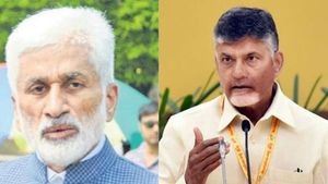 వారి చేత బాబు తిట్టిస్తున్నారు.. శునకానందం పొందుతున్నారు: సాయిరెడ్డి