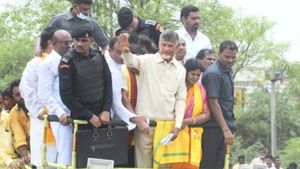 కడపలో జగన్ పై నిప్పులు చెరిగిన చంద్రబాబు-సొంత చెల్లికే మోసం-సీబీఐపై బాంబులా ?