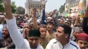  చార్మినార్ తోపాటు పలుచోట్ల ముస్లింల నిరసనలు: నుపుర్ శర్మను అరెస్ట్ చేయాలంటూ ఆందోళనలు