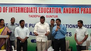 AP INTER RESULTS 2022 : ఏపీలో ఇంటర్ ఫలితాల విడుదల- ఇలా చెక్ చేసుకోండి..