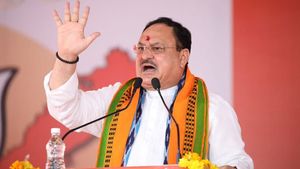సీఎం జగన్ పై నడ్డా విసుర్లు - మన పోరాటం ప్రాంతీయ పార్టీలతోనే : ప్రతీ ఇంటిపై జెండా ఎగరాలి..!!