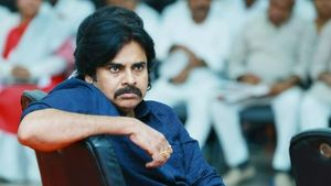 పవన్ కళ్యాణ్ సడన్ ట్విస్ట్ - వైసీపీకి కలిసొచ్చేనా : బూమ్ రాంగ్ - టీడీపీ..బీజేపీ క్యాంపుల్లో..!!