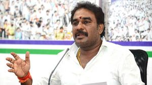 లోకేశ్ ఓ జోకర్.. పులివేషాలు వేస్తే సింహాలు కారు: పిన్నెల్లి ఫైర్