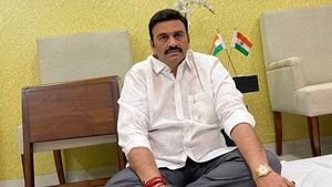 రఘురామకు భారీ షాక్- సీఐడీ విచారణకు హైకోర్టు ఓకే-హైదరాబాద్ లోనే ప్రశ్నించాలని షరతు