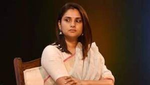  Actress: సోషల్ మీడియాలో అసభ్యంగా పోస్టులు, కేసు పెట్టిన మాజీ ఎంపీ, ప్రముఖ హీరోయిన్ !