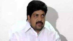  2 లక్షల మంది ఫెయిల్.. సీబీఐ చేత ఎంక్వైరీ: కొల్లు రవీంద్ర
