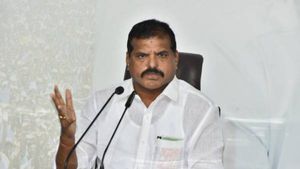 చంద్రబాబేమైనా పుడింగా ?యూజ్ లెస్ ఫెలో-పనికిమాలిన మాటలు-బైజూ కామెంట్స్ పై బొత్స 
