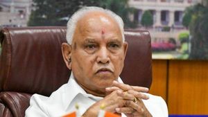 Former CM: బెయిల్ కోసం కోర్టుకు వెళ్లిన మాజీ సీఎం, డీనోటిఫికేషన్ కేసు, వాసుదేవరెడ్డి దెబ్బతో !