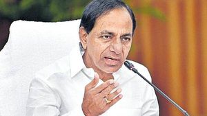 సీఎం కేసీఆర్ చేతికి ఆకుప‌చ్చ రంగు ఉంగ‌రం