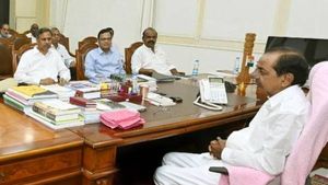 ప్రాణ నష్టం జరగొద్దు, సరిపడా బొగ్గు నిల్వ చేయండి: భారీ వర్షాలపై కేసీఆర్ రివ్యూ, కీలక ఆదేశాలు
