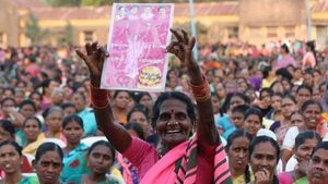 కేసీఆర్‌కు వీరాభిమాని: తన మద్దతుదారంటూ జిందం సత్తమ్మపై కేటీఆర్ స్పెషల్ ట్వీట్