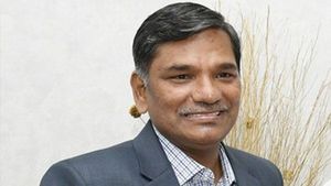  యాప్ రుణాల కట్టడి - త్వరలో పోలీసు నియామకాలు : డీజీపీ రాజేంద్రనాథరెడ్డి ..!!