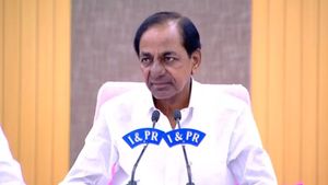బ్యాంక్ లూటీలు మోడీకి తెలియకుండానా?:కుంభకోణాలంటూ కేసీఆర్ తీవ్ర ఆరోపణలు