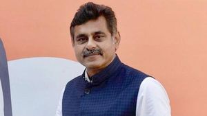 జనం నవ్వుతున్నారు కేసీఆర్!: క్లౌడ్ బరస్ట్‌పై కీలక విషయాలు చెప్పిన కొండా విశ్వేశ్వర్ రెడ్డి