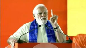 తెలంగాణలో డబుల్ ఇంజిన్ సర్కారు: నినాదాల హోరులో ‘భాగ్యనగర్’ అంటూ  ప్రధాని మోడీ