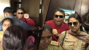 నరేష్ - పవిత్ర ఎపిసోడ్ లో భారీ ట్విస్ట్ : మైసూర్ హోటళ్లో ప్రత్యక్షం - రమ్య ఎంట్రీతో అక్కడ..!!