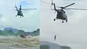  కాళేశ్వరానికి పోటెత్తిన వరద: పరివాహక ప్రాంతాలకు రెడ్ అలర్ట్, హెలికాప్టర్ ద్వారా రైతుల రెస్క్యూ