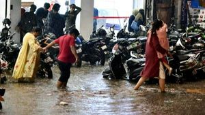 హైదరాబాద్‌తోపాటు తెలంగాణ జిల్లాల్లో భారీ వర్షాలు, రెండు రోజులు అలర్ట్, హెల్ప్‌‌లైన్ నెంబర్స్