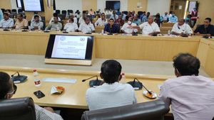 ముఖ్య‌మంత్రుల ద‌గ్గ‌ర‌కు వెళ్లారు... కొంప మునిగింది??