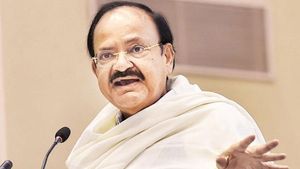 వెంకయ్య క్రియాశీలకంగా..? ఎన్నికల వేళ మరోసారి - 2014 రిపీట్ అవుతుందా..!!