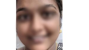 Loan App: ఆగని లోన్ యాప్ వేధింపులు.. భయంతో వివాహిత ఏం చేసిందంటే..