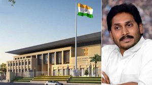 జగన్ సర్కార్ పై హైకోర్టు ఫైర్-స్కూళ్ల విలీనం, మూసివేతలపై-ఇంగ్లీష్ మీడియంపైనా కీలక వ్యాఖ్యలు