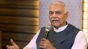 ఒక్కరు చెప్పేది 135 కోట్ల మంది వినాలా-హైదరాబాద్ లో  యశ్వంత్ సిన్హా కీలక కామెంట్స్..