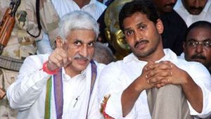 జగన్, సాయిరెడ్డిపై సోషల్ వార్-టీడీపీ సోషల్ మీడియాపై సీఐడీ, సీఎంవోకు ఫిర్యాదు