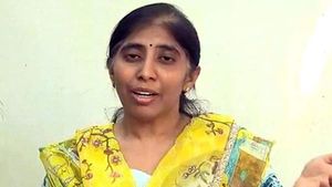 పులివెందుల నుంచి సునీత - జగన్ స్థానం మార్పు: పొలిటికల్ మైండ్ గేమ్ - ఏం జరుగుతోంది..!!