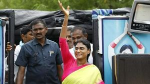 కేసీఆర్ అవినీతిపై బీజేపీ కేసులు ఎందుకు పెట్టటంలేదు? చీకటిఒప్పందాలు.. బయట డ్రామాలా?: వైఎస్ షర్మిల