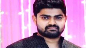  ఎంపీ నామా కుమారుడిని కత్తితో బెదరించి, కారులో తిప్పి, రూ. 75వేలు దోపిడీ