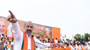 నల్గొండలోనే కాదు, ఖమ్మంలోనూ: బీజేపీ సీఎం ప్రమాణ స్వీకారంపై బండి సంజయ్
