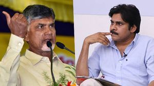 కులం పేరుతో పవన్ ను తిడుతున్నారు - చెప్పు చూపించండి : చంద్రబాబు సంచలనం..!!